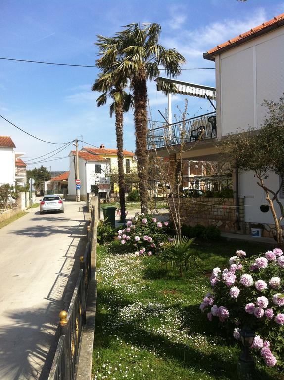 Apartment Vlado Sukošan Exterior foto